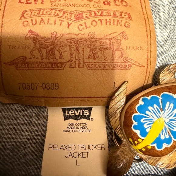 Levi's Vintage Y2K Light Blue Denim Jacket - Picture 4 of 6